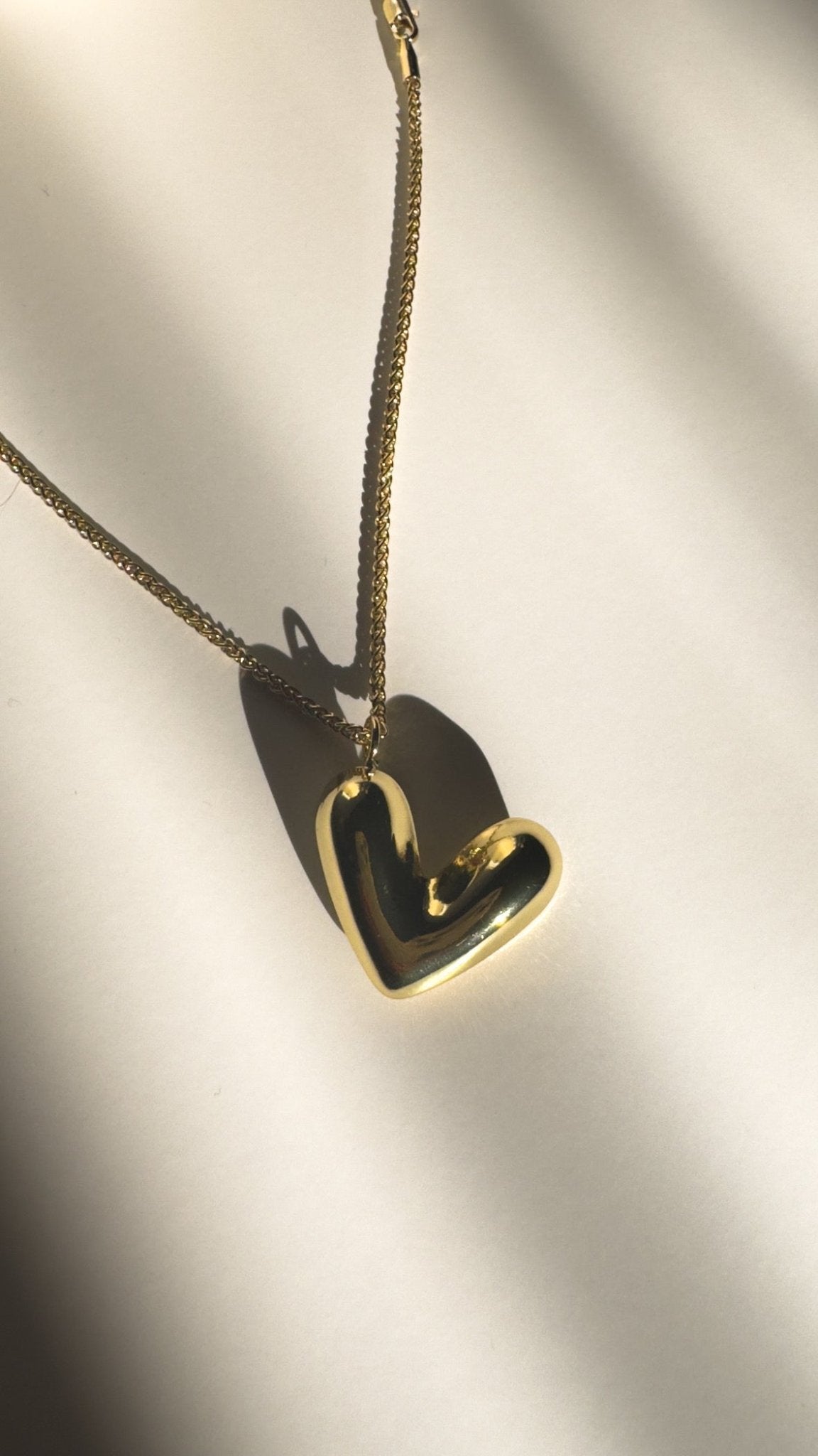 Chunky Heart Necklace - PrettynGoldd