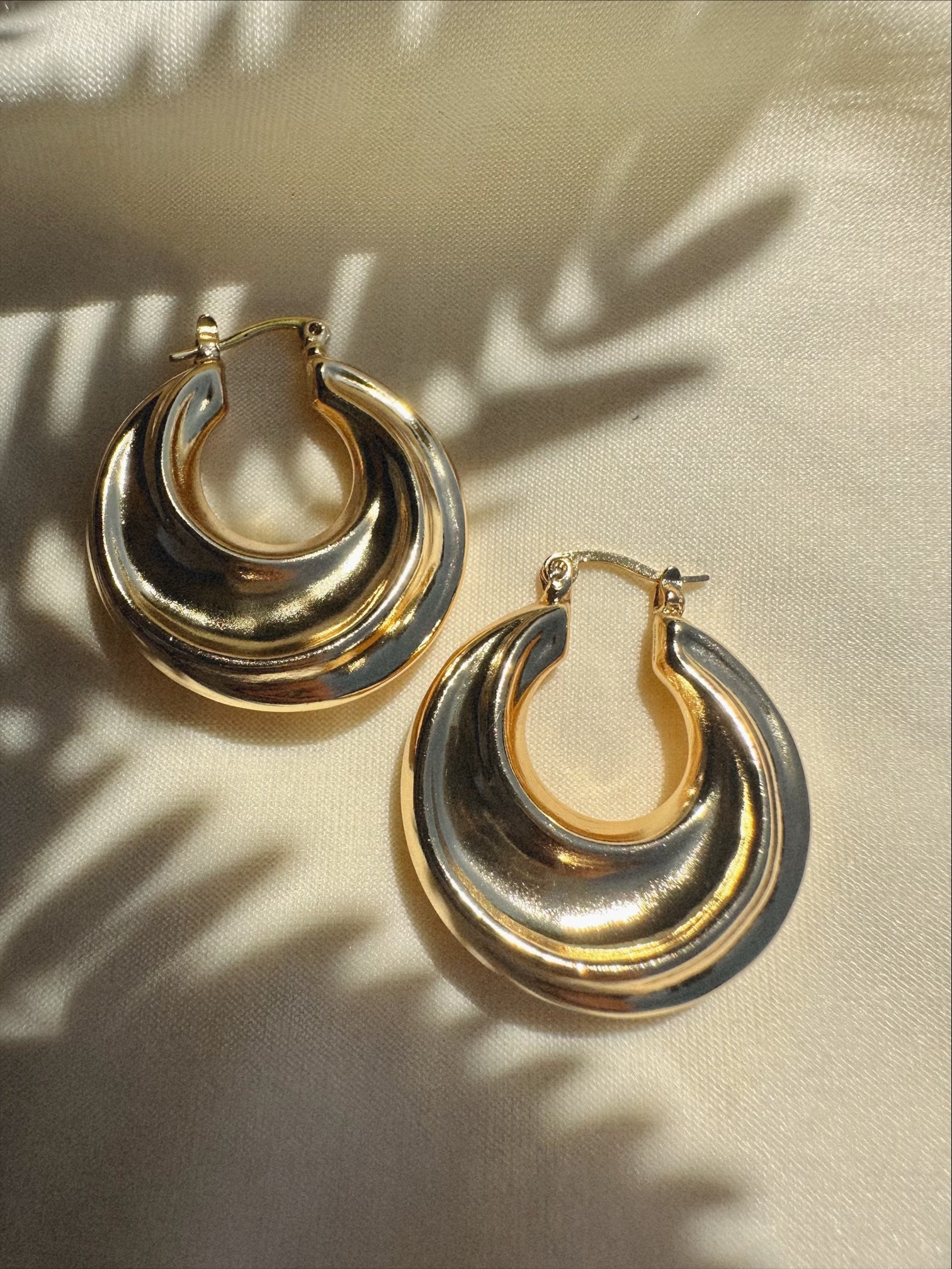 Leticia Twirl Hoops - PrettynGoldd